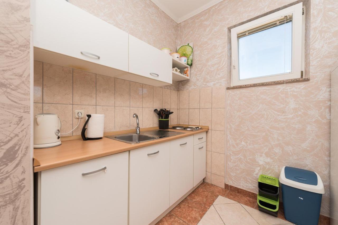 Apartmants Ivana & Toni Privlaka  Esterno foto